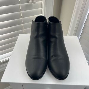 St. John's Bay Black Woman Boots